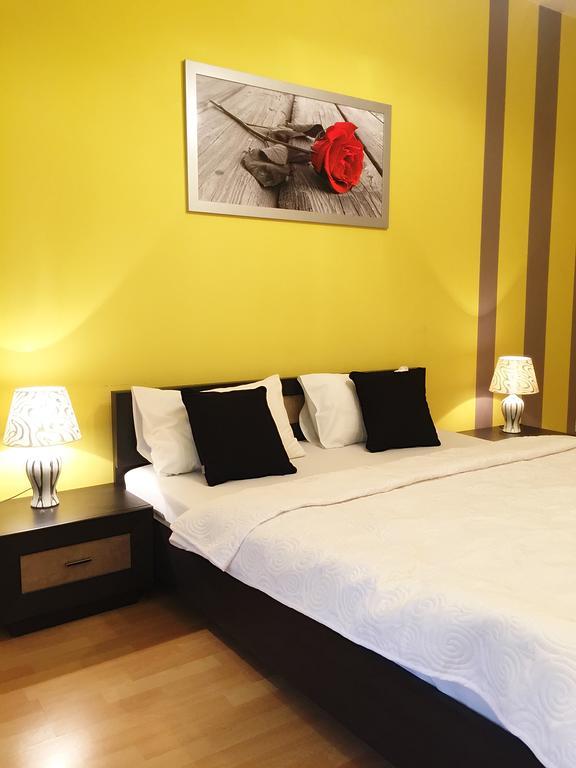 Old Town Apartment *