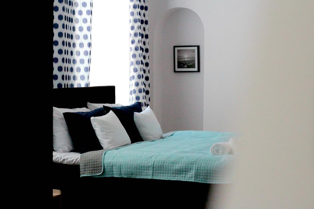 Old Town Apartment *