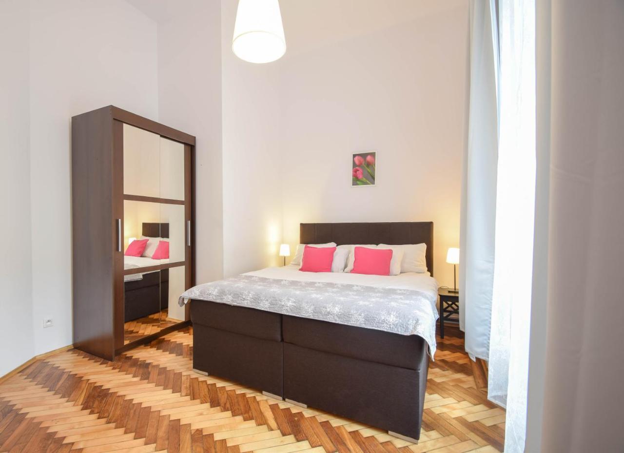 Apartment Old Town *