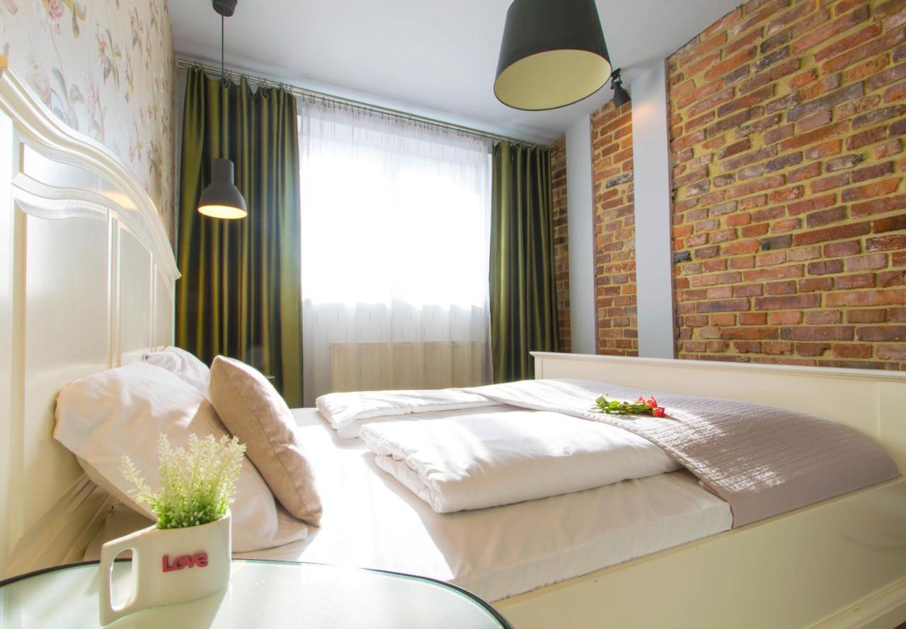 Old Town Apartment *